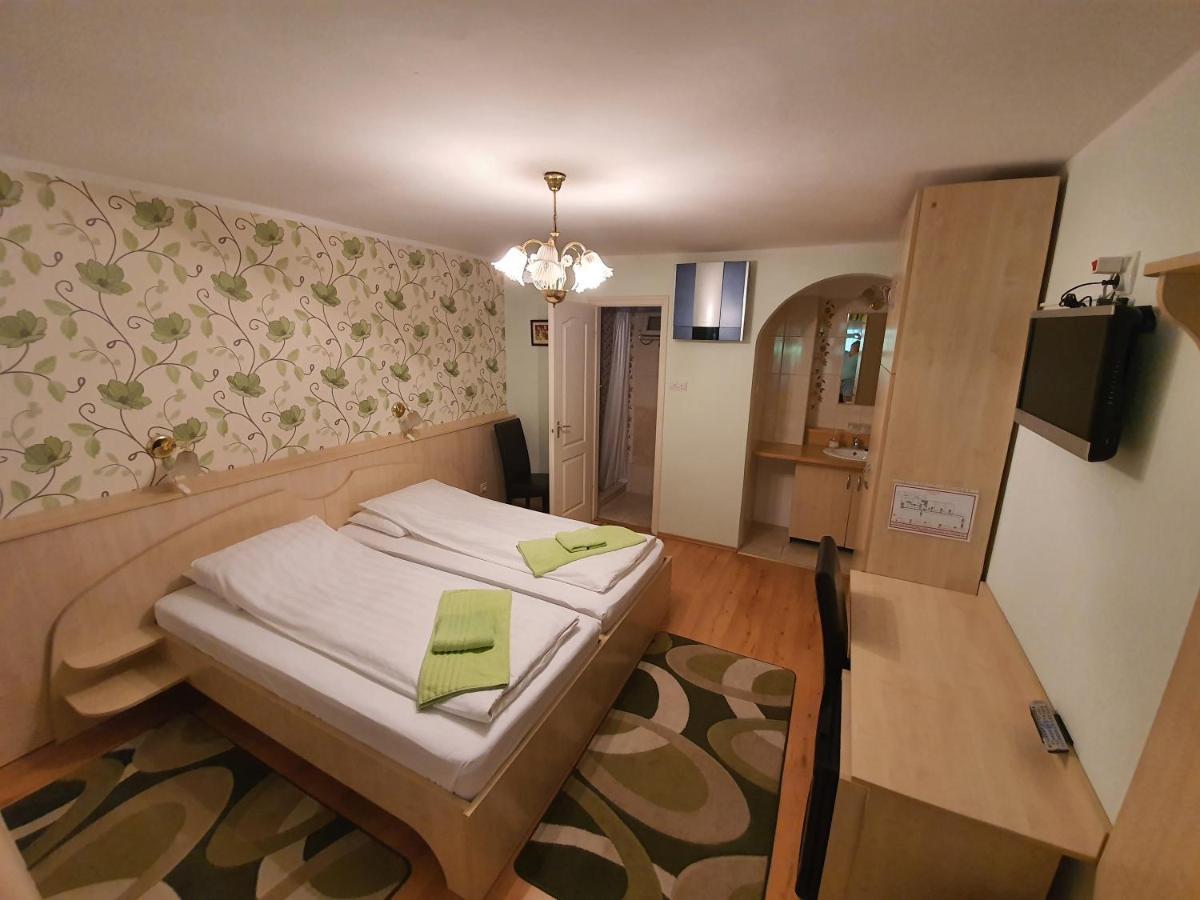 Hotel Platan Szallashely Sándorfalva Exteriér fotografie