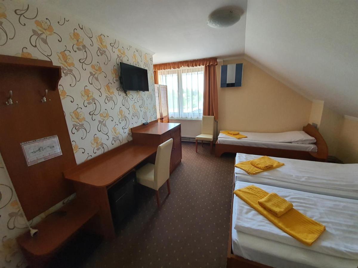 Hotel Platan Szallashely Sándorfalva Exteriér fotografie