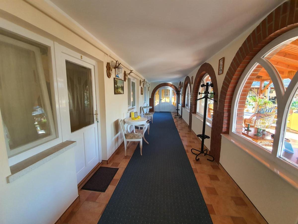 Hotel Platan Szallashely Sándorfalva Exteriér fotografie
