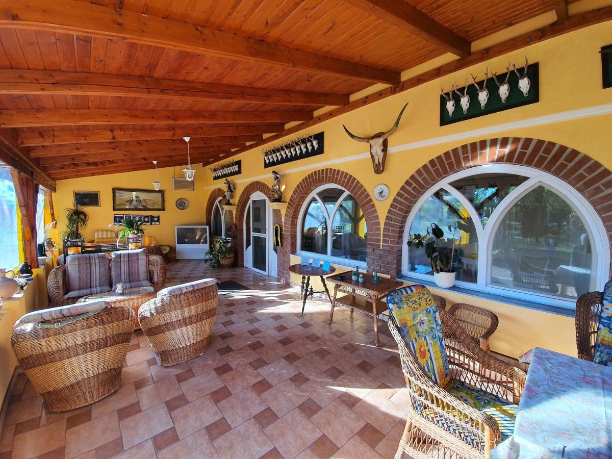 Hotel Platan Szallashely Sándorfalva Exteriér fotografie