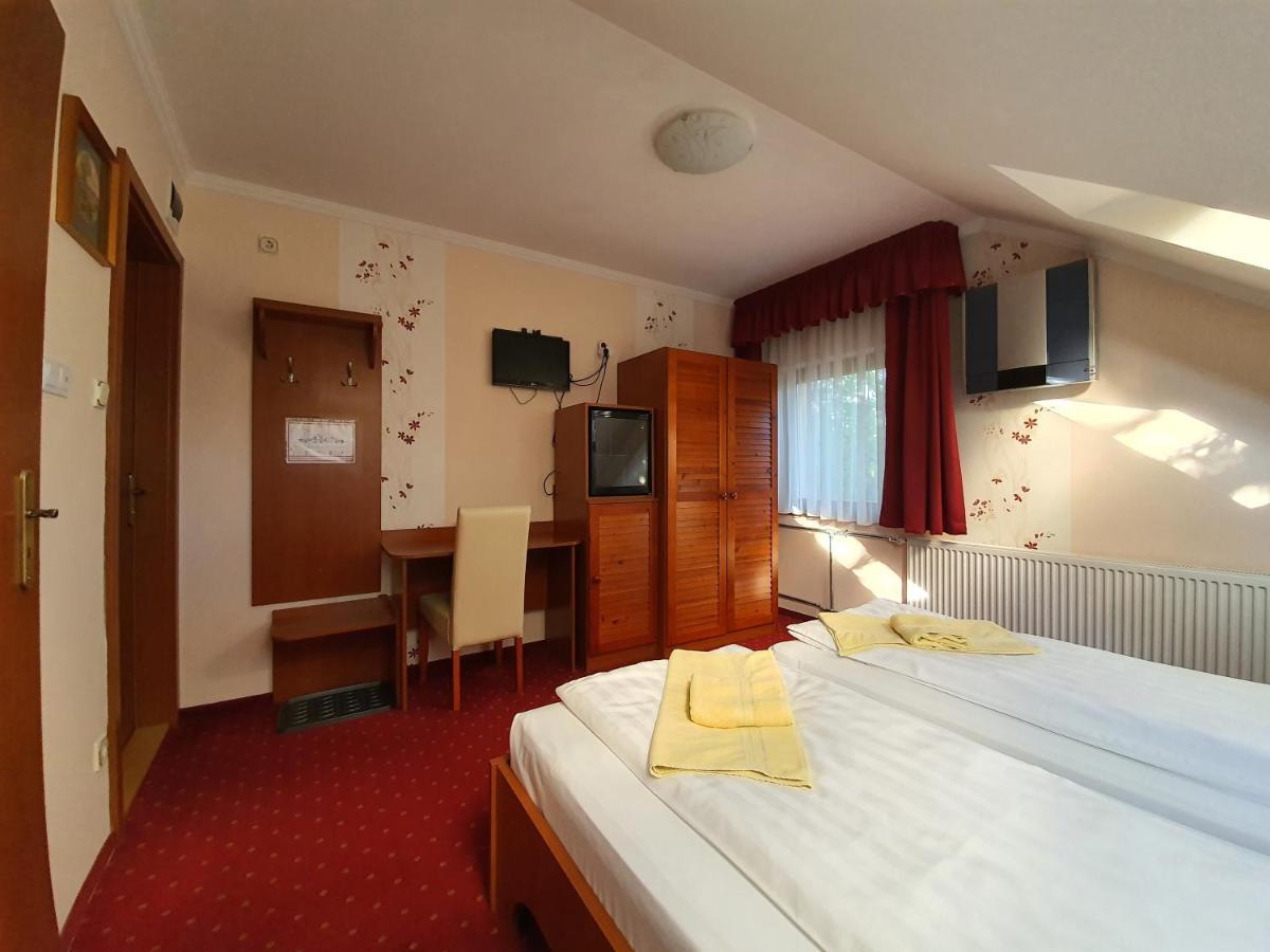 Hotel Platan Szallashely Sándorfalva Exteriér fotografie