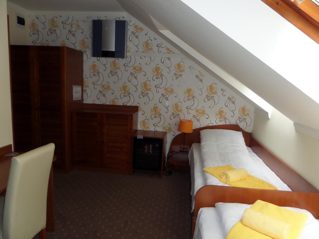 Hotel Platan Szallashely Sándorfalva Pokoj fotografie